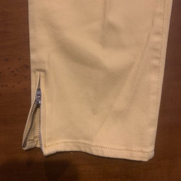 Talbots Signature Crop Ladies 6P, Perfect Yellow Color for Spring - Picture 4 of 5